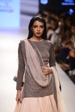Model walk the ramp for Payal Singhal Show on day 1 of LIFW on 26th Aug 2015 (94)_55ded2580dac2.JPG