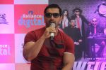 John Abraham at Welcome Back promotions in Reliance Digital, Juhu on 29th Aug 2015 (71)_55e308e839c41.JPG