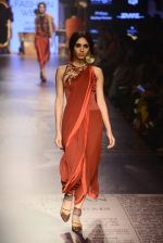 Model walk the ramp for Tarun Tahiliani Show at Lakme Fashion Week on 30th Aug 2015 (190)_55e400a8caca0.JPG