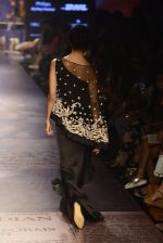 Model walk the ramp for Tarun Tahiliani Show at Lakme Fashion Week on 30th Aug 2015 (446)_55e401a5324fb.JPG