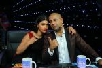 Shruti Hassan & Vishal Merchant  on Indian Idol Location on 31st Aug 2015_55e55407cbb51.jpg