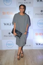 Shweta Salve at Fashion_s Night Out 2015 by Vogue in Palladium on 2nd Sept 2015 (36)_55e7fd1ea56bb.JPG