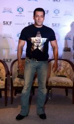 Salman Khan at Hero Press Meet in Gurgaon on 5th Sept 2015 (33)_55ec25b92c9fc.JPG