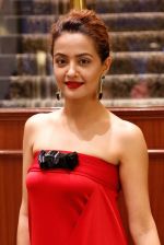 Surveen Chawla at Parched premiere at TIFF 2015 on 14th Sept 2015 (53)_55f7e1ad8336c.JPG