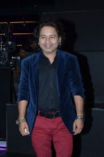 Kailash Kher at Indian Idol episode special in Filmcity on 15th Sept 2015 (41)_55f922f51b94a.JPG
