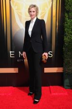 Emmy Awards 2015 red carpet (64)_560108085c634.jpg