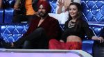 Akshay Kumar and Amy Jackson promote Singh Is Bling on the sets of Dance India Dance 5_56024efdccceb.JPG