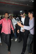 Ranbir Kapoor snapped at Airport on 22nd Sept 2015 (1)_560260a45ad34.JPG