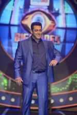 Salman Khan at Big Boss Double Trouble on 28th Sept 2015 (5)_560a2ff72e2b7.JPG
