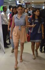 Aditi Rao Hydari at samsung note 5 launch in delhi on 29th Sept 2015 (2)_560b8e2205ccb.jpg