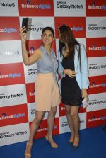 Aditi Rao Hydari at samsung note 5 launch in delhi on 29th Sept 2015 (22)_560b8e3007b64.jpg