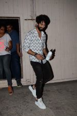 Shahid Kapoor snapped at Mehboob studios on 30th Sept 2015 (28)_560ce7325a750.JPG