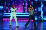 Captain Dharmesh shaking aleg with Prabhu deva in dance +_560e542f9b35c.jpg