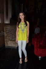 Amy Jackson snapped at PVR on 2nd Oct 2015  (41)_560fbe575f2b6.JPG