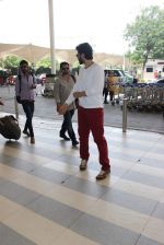 Jackky Bhagnani snapped at airport on 4th Oct 2015 (24)_561228a8b4fbf.JPG