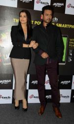 Aishwarya Rai Bachchan, Irrfan Khan at Jazbaa Film Press Conference & Jazbaa Mobile Launch in Hotel Taj Place, new Delhi on 5th Oct 2015 (20)_561367a59fe2e.JPG