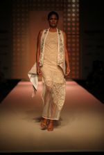Model walk the ramp for Kavita Bhartia on day 1 of Amazon india fashion week on 7th Oct 2015 (10)_56160cc33690d.JPG