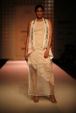 Model walk the ramp for Kavita Bhartia on day 1 of Amazon india fashion week on 7th Oct 2015 (11)_56160cc4000da.JPG