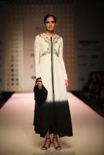 Model walk the ramp for Kavita Bhartia on day 1 of Amazon india fashion week on 7th Oct 2015 (60)_56160d010ecad.JPG