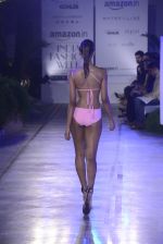 Model walk the ramp for Shivan Naresh on day 1 of Amazon india fashion week on 7th Oct 2015 (21)_56160d15bfa6c.JPG