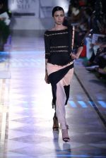 Model walk the ramp for Shivan Naresh on day 1 of Amazon india fashion week on 7th Oct 2015 (232)_56160e793cdc8.JPG