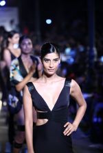 Model walk the ramp for Shivan Naresh on day 1 of Amazon india fashion week on 7th Oct 2015 (288)_56160ebfcf505.JPG