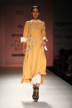 Model walk the ramp for Vineet Bahl on day 1 of Amazon india fashion week on 7th Oct 2015 (35)_56160d4c50b5d.JPG
