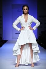 Lauren Gottlieb walk the ramp for Nikhita Show at Amazon Fashion Week Day 3 on 9th Oct 2015  (84)_56192178af958.JPG