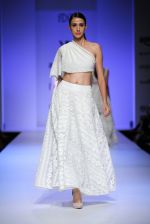 Model walk the ramp for Nikhita Show at Amazon Fashion Week Day 3 on 9th Oct 2015  (18)_56192155bc31f.JPG