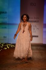 Model walk the ramp for Payal Jain Show at Amazon Fashion Week Day 3 on 9th Oct 2015  (95)_561903c12825d.JPG