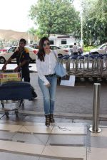 Sophie Chaudhary snapped at the airport on 9th Oct 2015 (17)_561925cf5f7b3.JPG