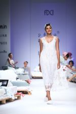 Model walk the ramp for Aneeth Arora Show on Day 4 of Amazon India Fashion Week on 10th Oct 2015 (13)_561a50ec4c4d6.JPG