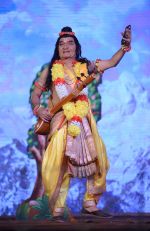 Asrani -Narad Munni Playing the Ram leela at Luv Kush ram Leela committee at Lal Qila maidan in Delhi on 13th Oct 2015 (2)_561e04d6361ae.jpg