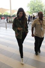 Shweta Bachchan snapped at airport on 17th Oct 2015 (16)_5623be1e42637.JPG