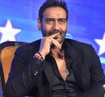 Ajay Devgan at CII meet in Delhi on 20th Oct 2015 (21)_5627420c558a3.jpg