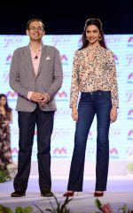 Deepika Padukone at Myntra fashion show on 20th Oct 2015 (23)_562744d5d28da.jpg