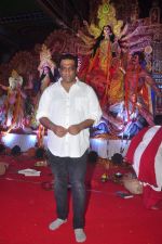 Anurag Basu at North Bombay Sarbojanin Durga Puja 2015 on 22nd Oct 2015 (56)_5629bb29e2acc.JPG