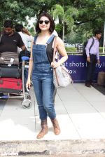 Prachi Desai snapped at airport on 24th Oct 2015 (12)_562cd96252929.JPG