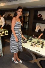 at Mahesh Notandas store for festive collection launch on 23rd Oct 2015 (52)_562cc817a12f8.JPG