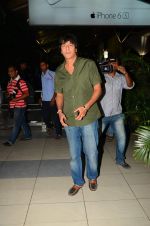 Chunky Pandey snapped at airport on 28th Oct 2015 (24)_5631d5f37a87d.JPG