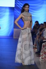 Model walk the ramp for Advitya by Esha Sethi Thirani Show at Gionee india beach fashion week day 1 on 29th Oct 2015 (11)_563318a1887fd.JPG