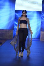 Model walk the ramp for Advitya by Esha Sethi Thirani Show at Gionee india beach fashion week day 1 on 29th Oct 2015 (24)_563318addafd4.JPG