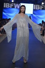 Model walk the ramp for Advitya by Esha Sethi Thirani Show at Gionee india beach fashion week day 1 on 29th Oct 2015 (34)_563318ba35813.JPG