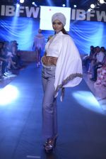 Model walk the ramp for Advitya by Esha Sethi Thirani Show at Gionee india beach fashion week day 1 on 29th Oct 2015 (8)_5633189e33446.JPG