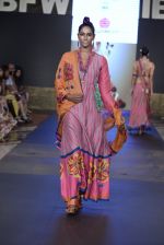 Model walk the ramp for Anupama Dayal Show at Gionee india beach fashion week day 1 on 29th Oct 2015 (24)_56331914141fe.JPG