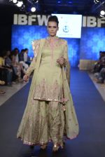 Model walk the ramp for Arzan Shad Show at Gionee india beach fashion week day 1 on 29th Oct 2015 (24)_5633192269968.JPG