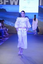 Model walk the ramp for Asmita Marwah Show at Gionee india beach fashion week day 1 on 29th Oct 2015 (3)_56331b9c383fc.JPG