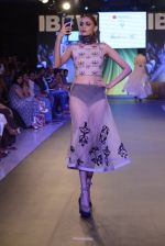 Model walk the ramp for Babita Malkani Show at Gionee india beach fashion week day 1 on 29th Oct 2015 (22)_56331c5638409.JPG