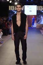 Model walk the ramp for James Ferriera Show at Gionee india beach fashion week day 1 on 29th Oct 2015 (16)_56331d813f7af.JPG