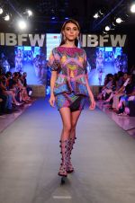 Model walk the ramp for James Ferriera Show at Gionee india beach fashion week day 1 on 29th Oct 2015 (27)_56331d90b6b36.JPG